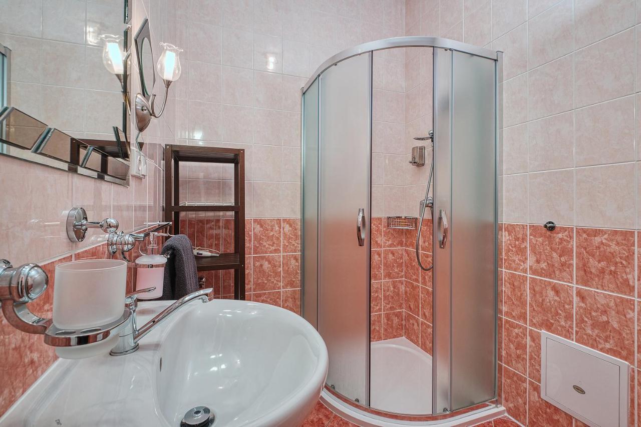 تشيرني دول Apartments White - Hill المظهر الخارجي الصورة