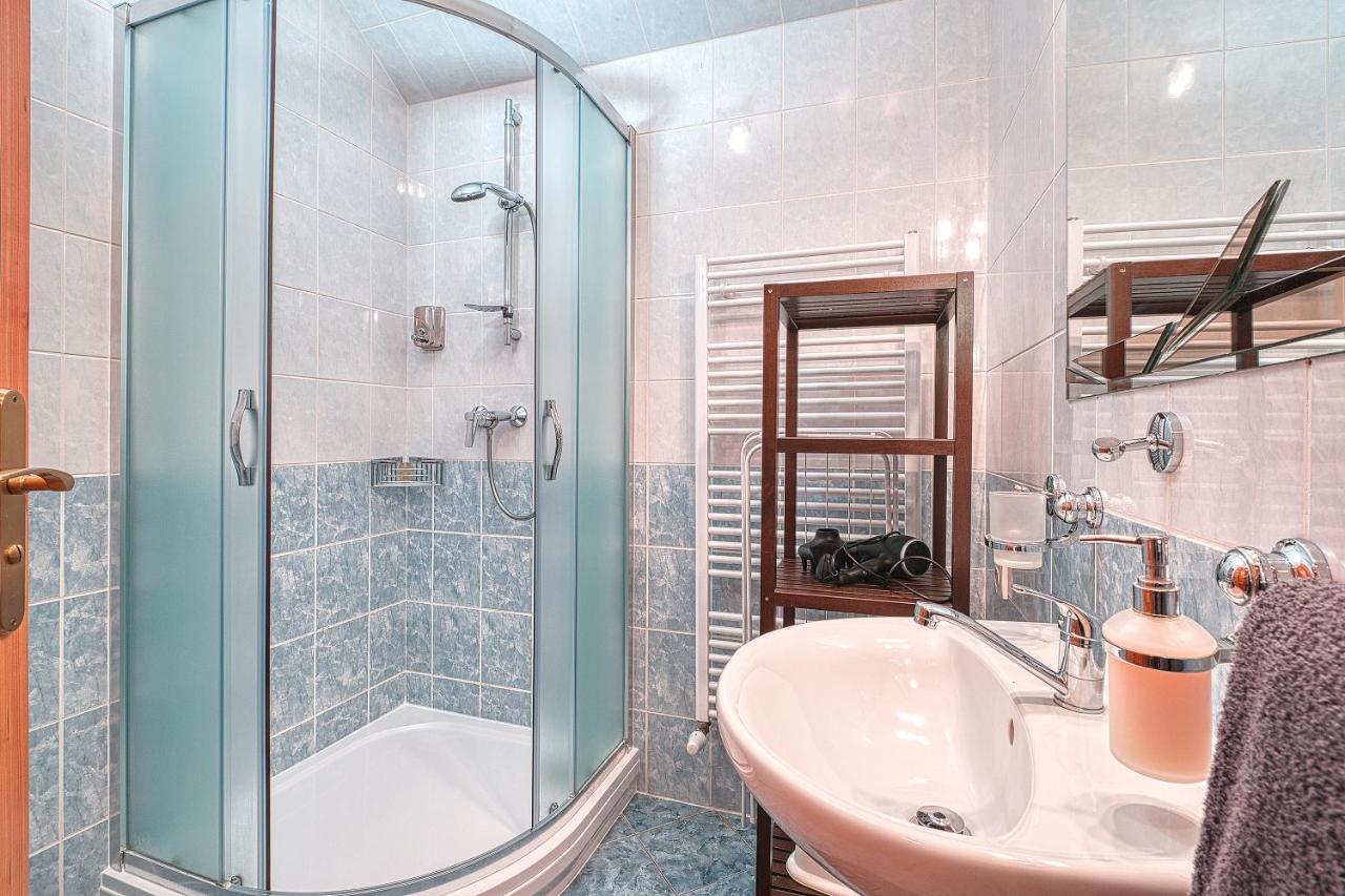 تشيرني دول Apartments White - Hill المظهر الخارجي الصورة